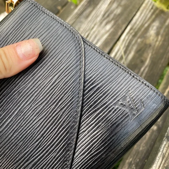 Authentic Louis Vuitton Epi Leather Art Deco mini crossbody bag black - Picture 5 of 13